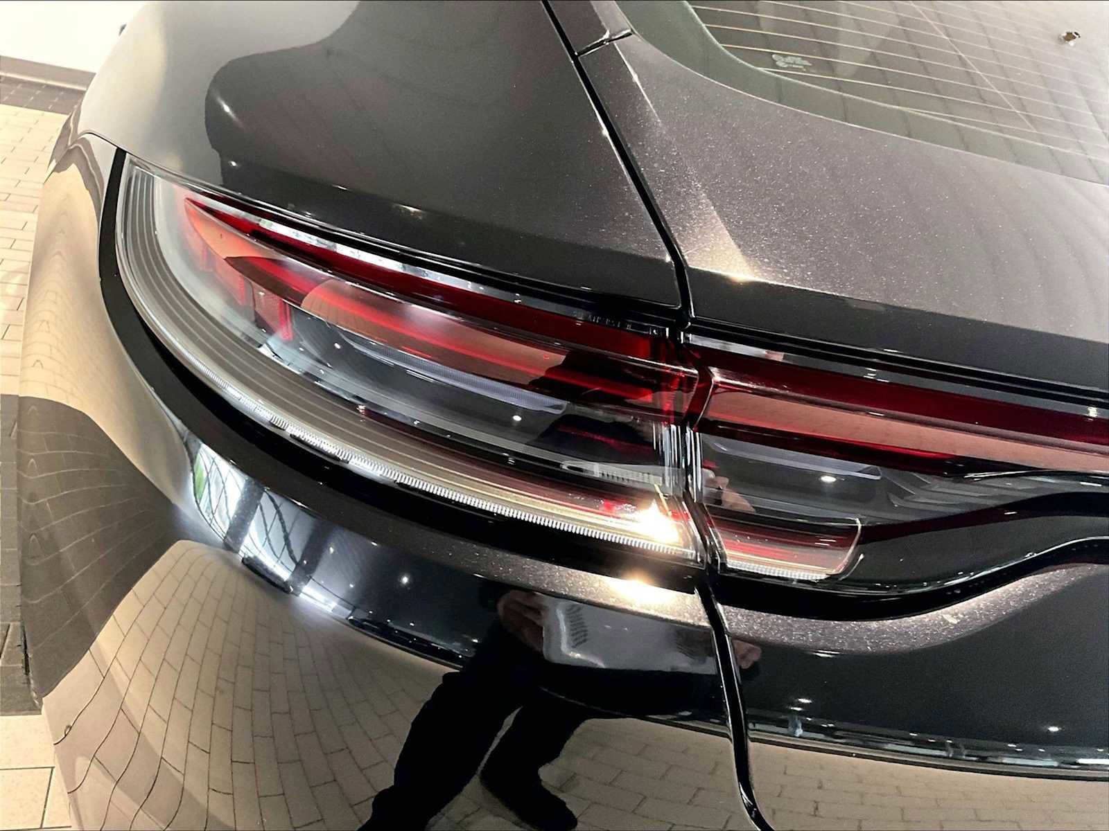 Used 2023 Porsche Panamera 4S image 33