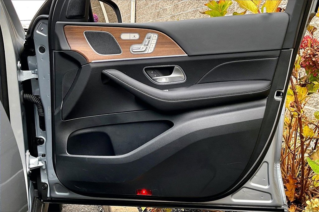 Certified 2025 Mercedes-Benz GLE 350 4MATIC image 19