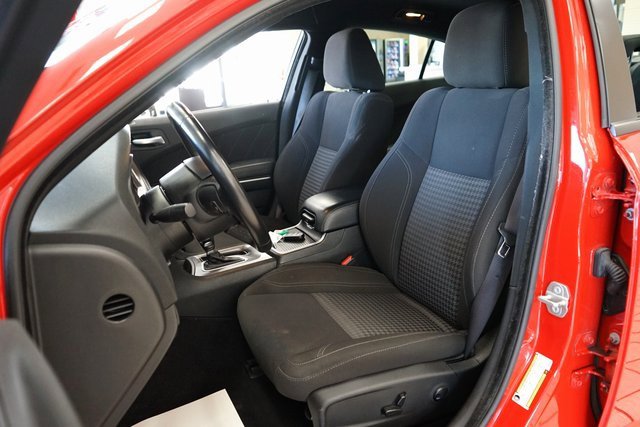 Used 2023 Dodge Charger SXT image 2