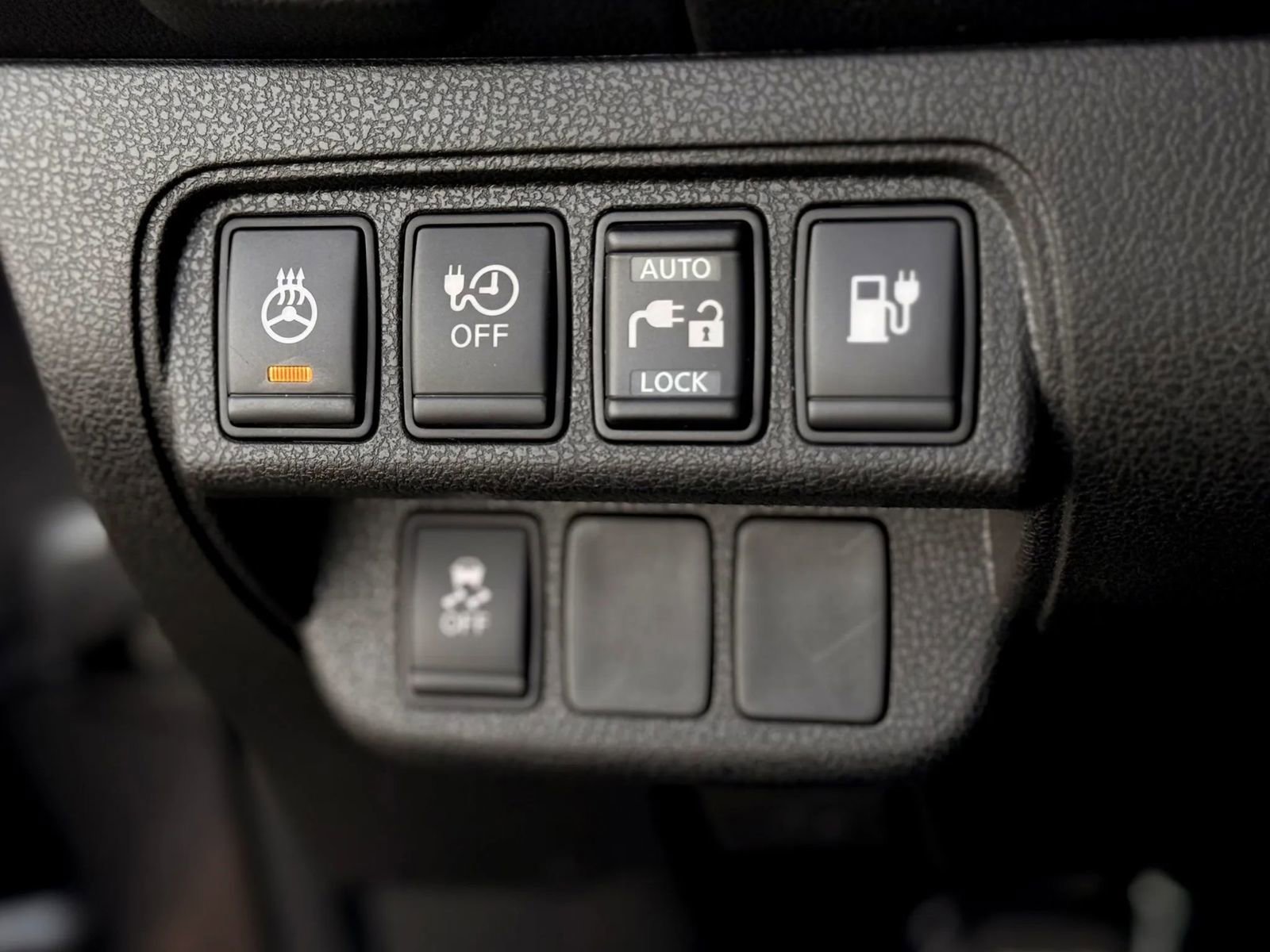 Used 2014 Nissan Leaf SV w/ LED & Quick Charge Package FWD image 14