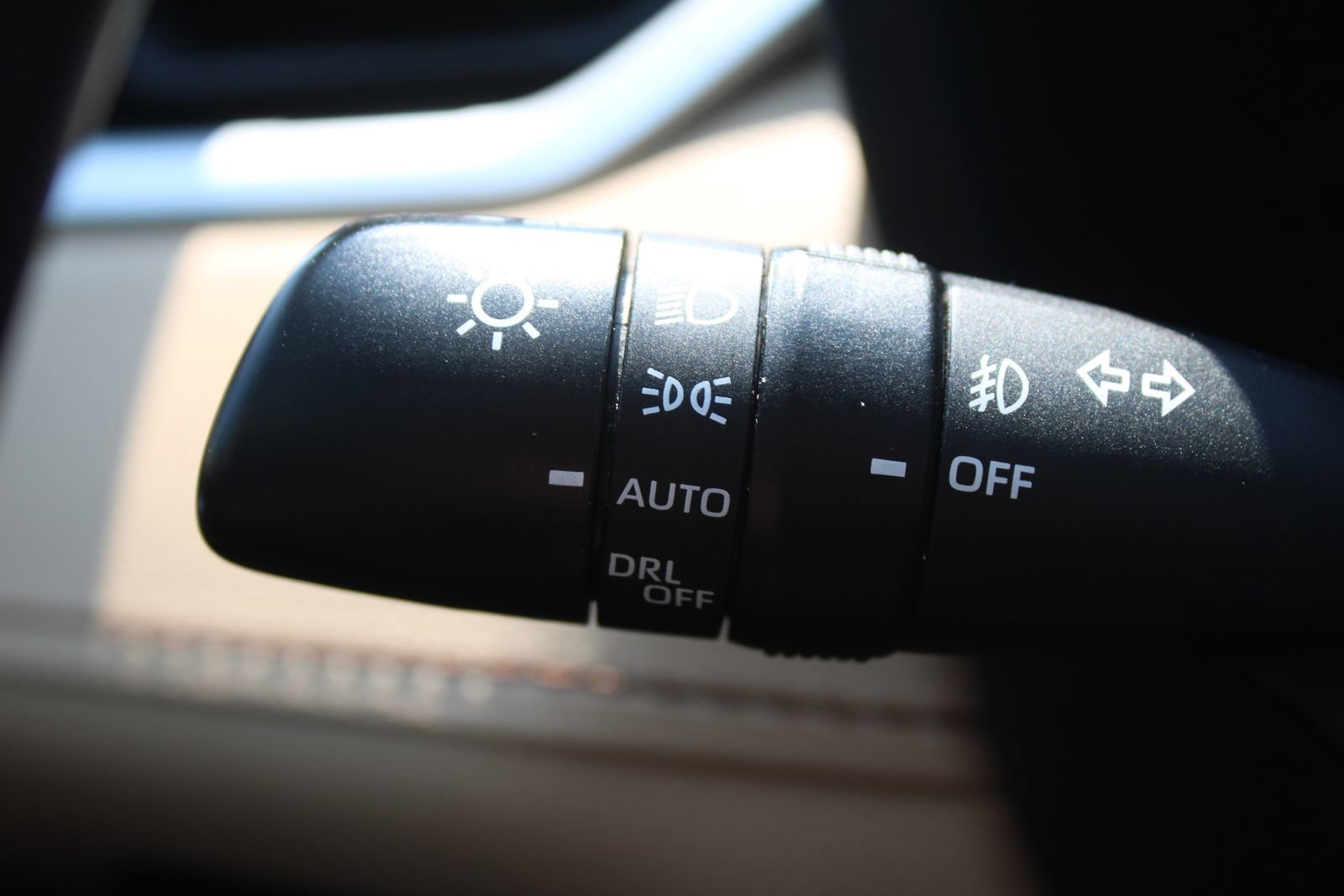 Used 2022 Toyota RAV4 Limited AWD/4WD image 29