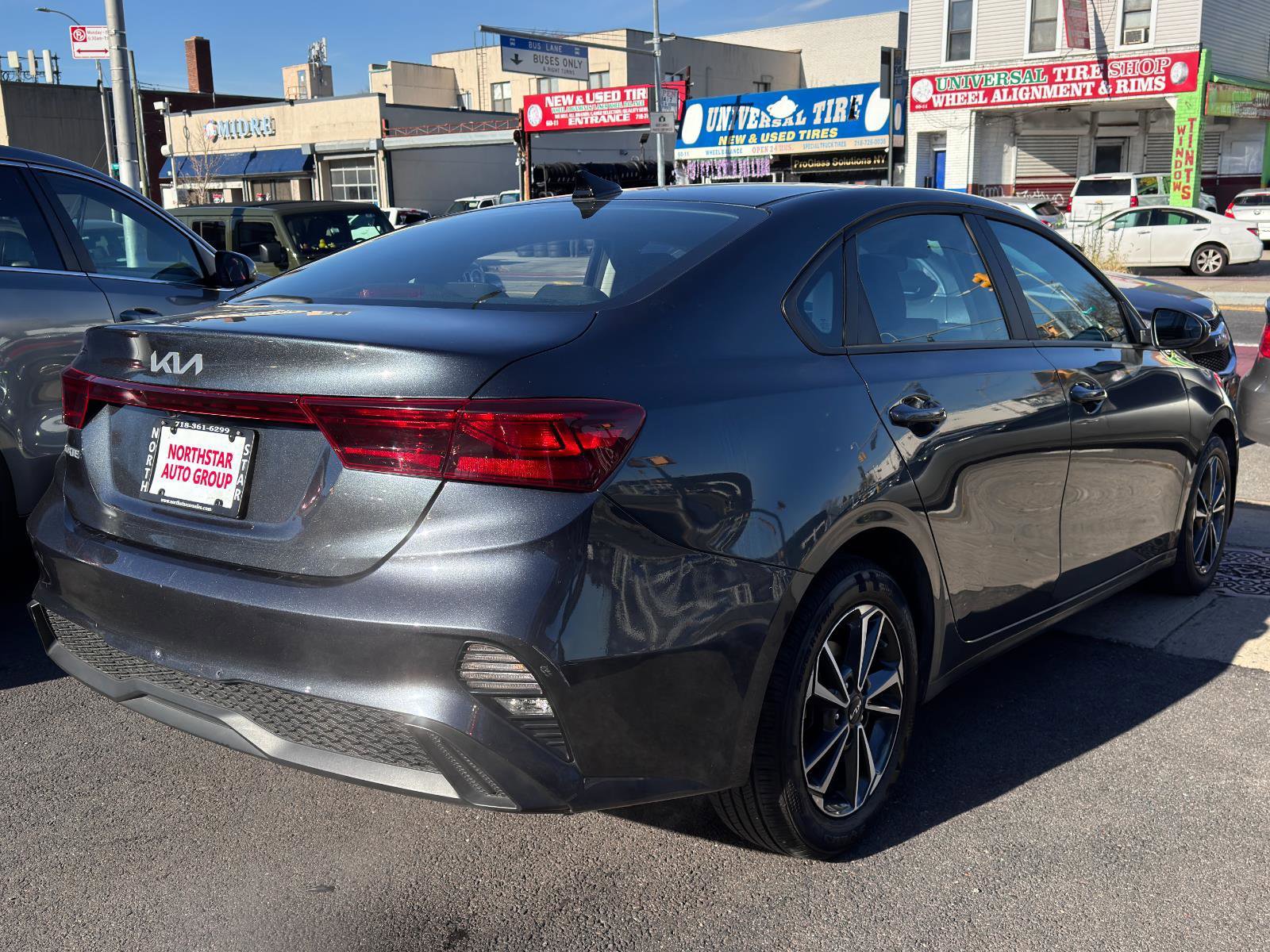 Used 2023 Kia Forte LXS image 4