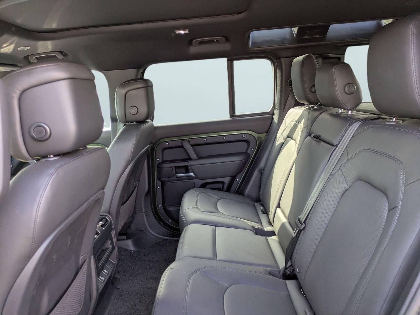 New 2026 Land Rover Defender 110 X-Dynamic SE AWD/4WD image 27