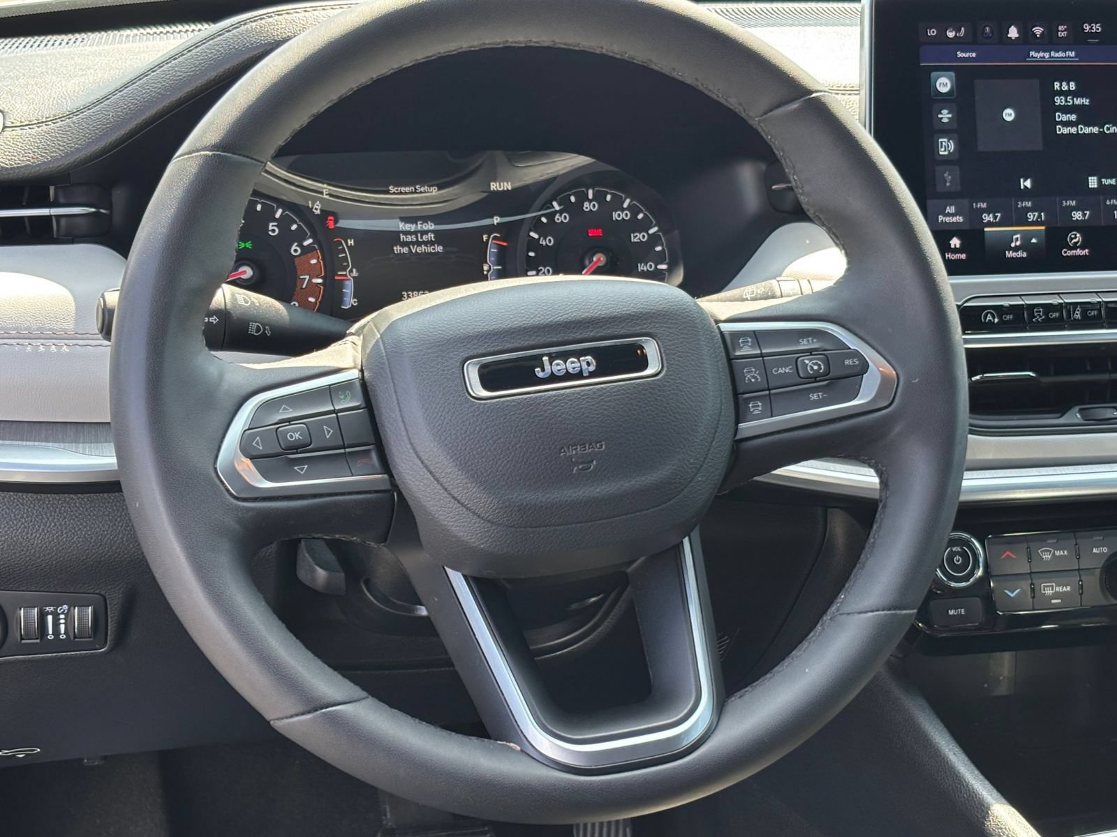 Used 2025 Jeep Compass Limited AWD/4WD image 24