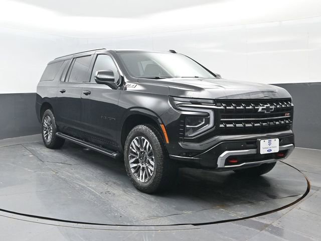 Used 2025 Chevrolet Suburban Z71 AWD/4WD image 2