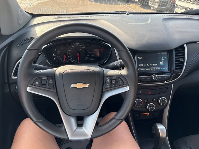 Used 2017 Chevrolet Trax LT w/ Sun & Sound Package AWD/4WD image 10