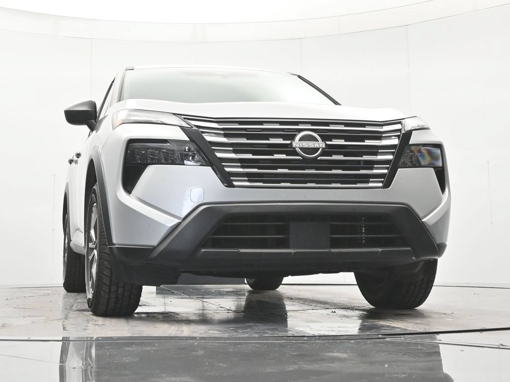 Used 2024 Nissan Rogue S FWD image 36