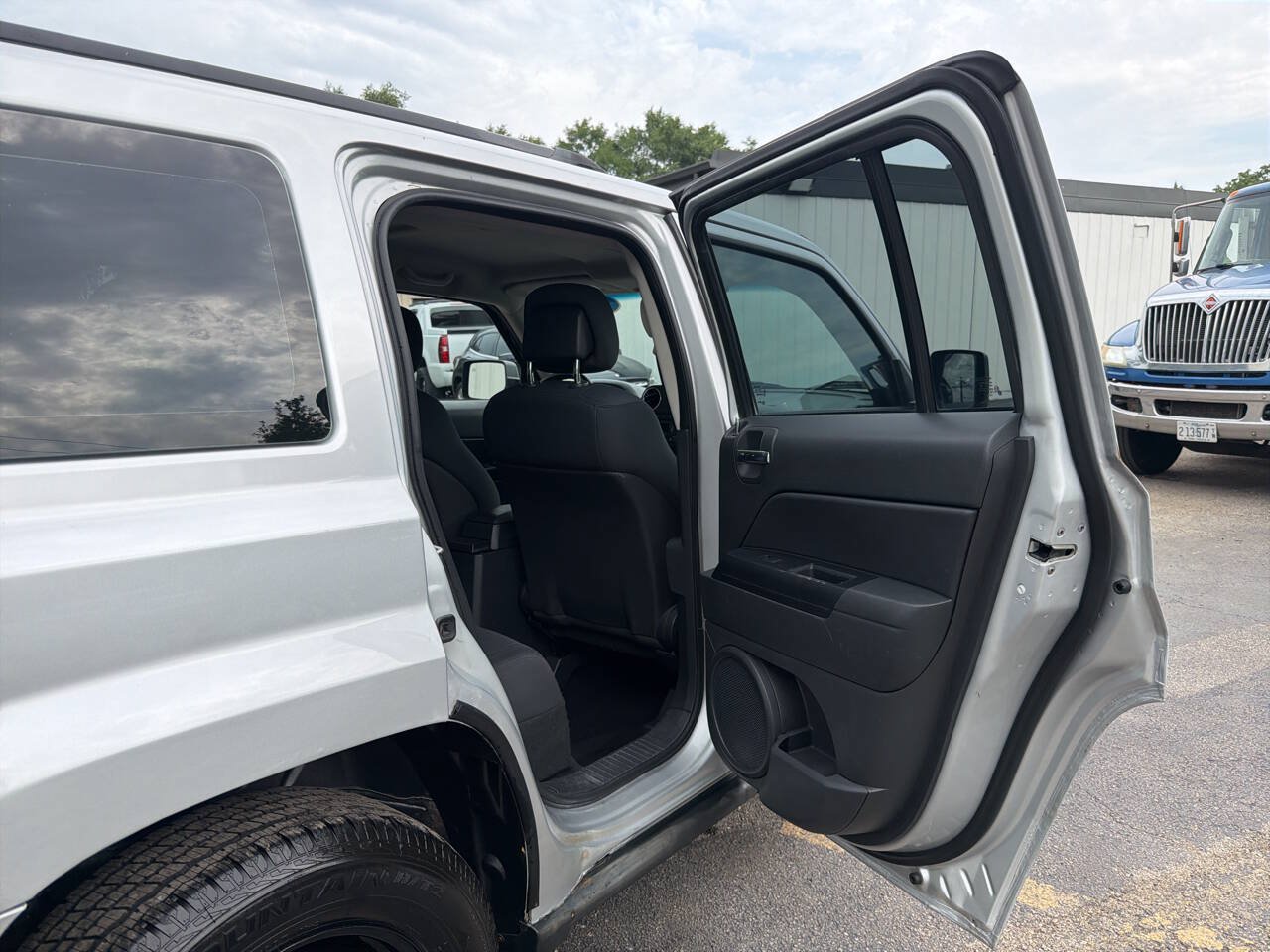Used 2010 Jeep Patriot Sport w/ PWR Equipment Group FWD image 25