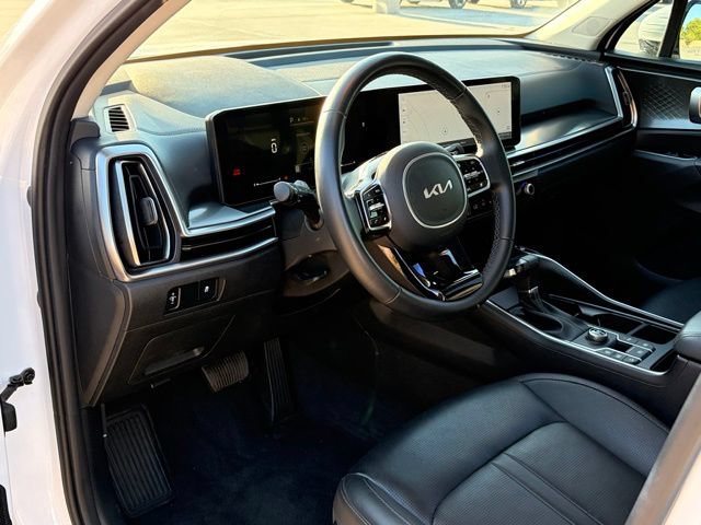Used 2025 Kia Sorento S w/ Panoramic Sunroof Package FWD image 12
