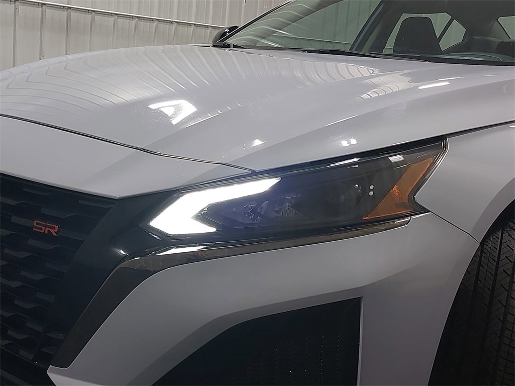 Used 2025 Nissan Altima 2.5 SR image 30