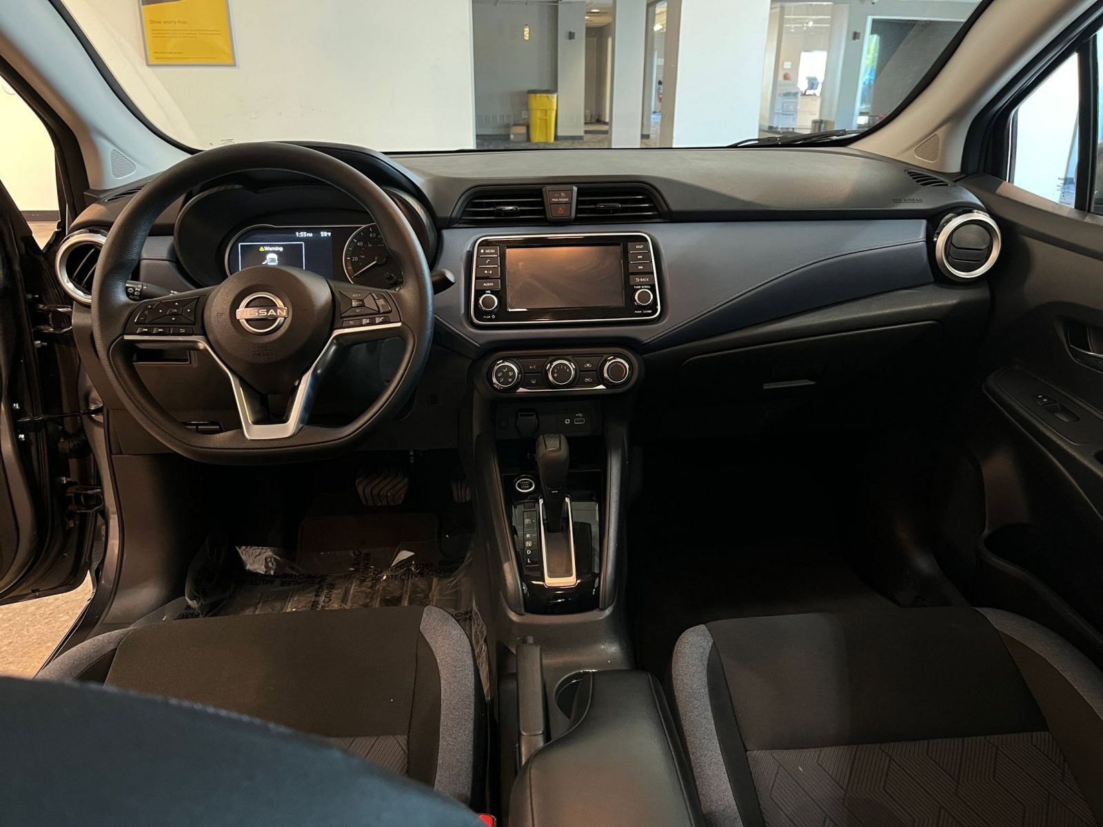 Used 2025 Nissan Versa SV w/ Trunk Package FWD image 32