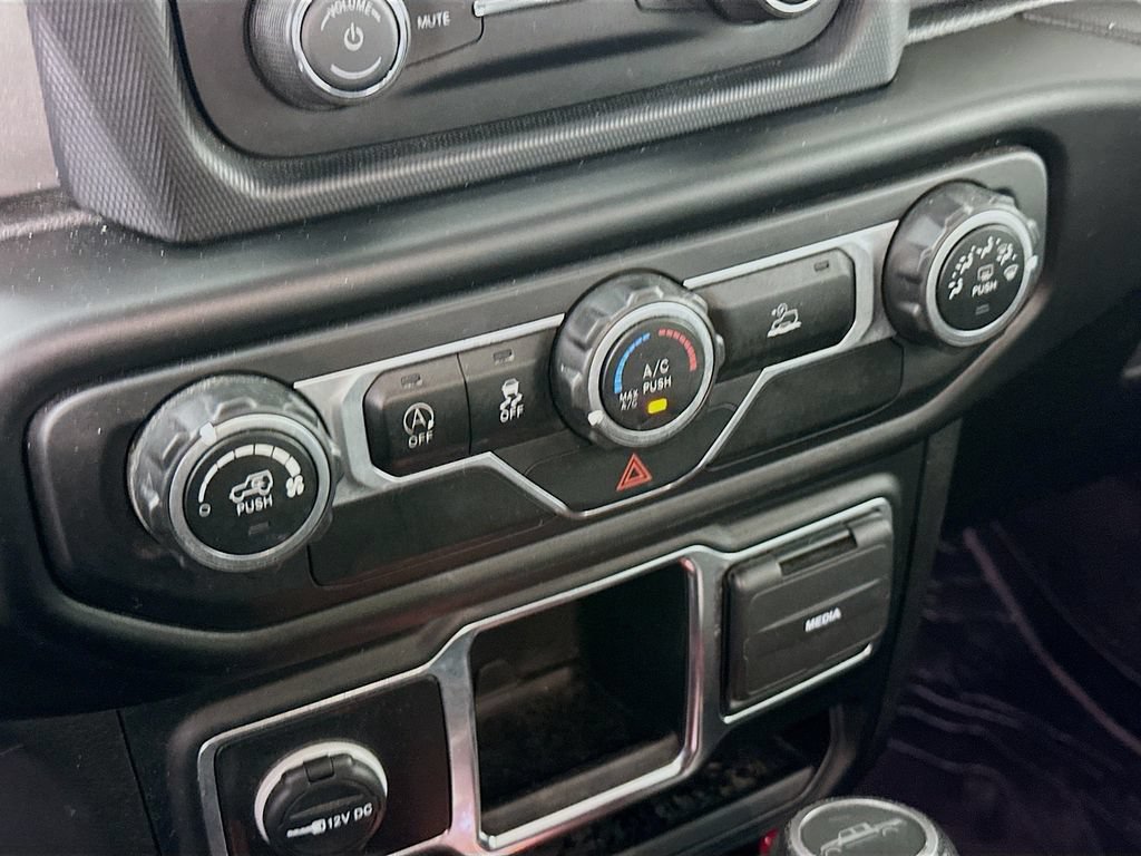 Certified 2020 Jeep Gladiator Sport AWD/4WD image 22