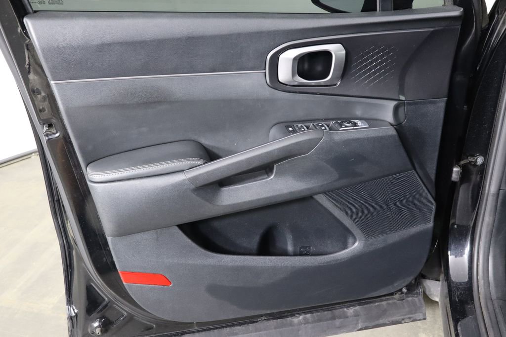 Used 2025 Kia Sorento S w/ Panoramic Sunroof Package image 14