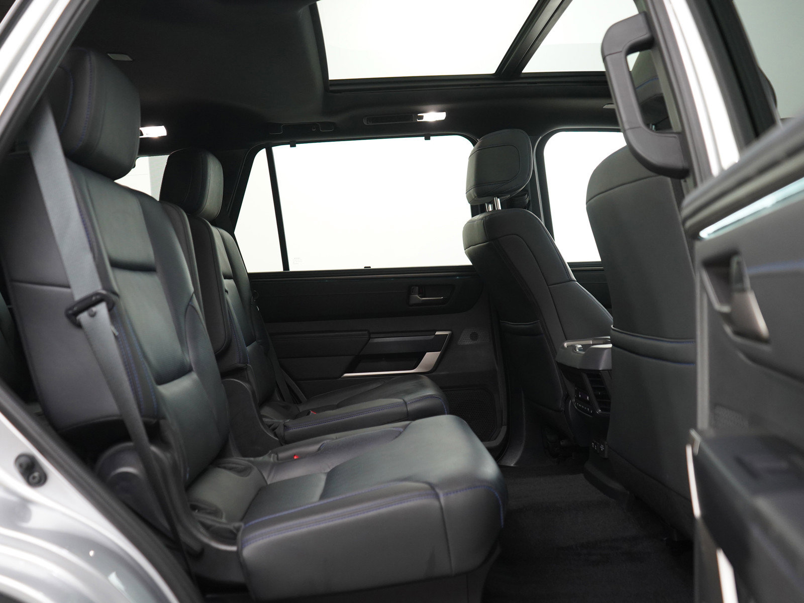 Used 2026 Toyota Sequoia Platinum AWD/4WD image 13