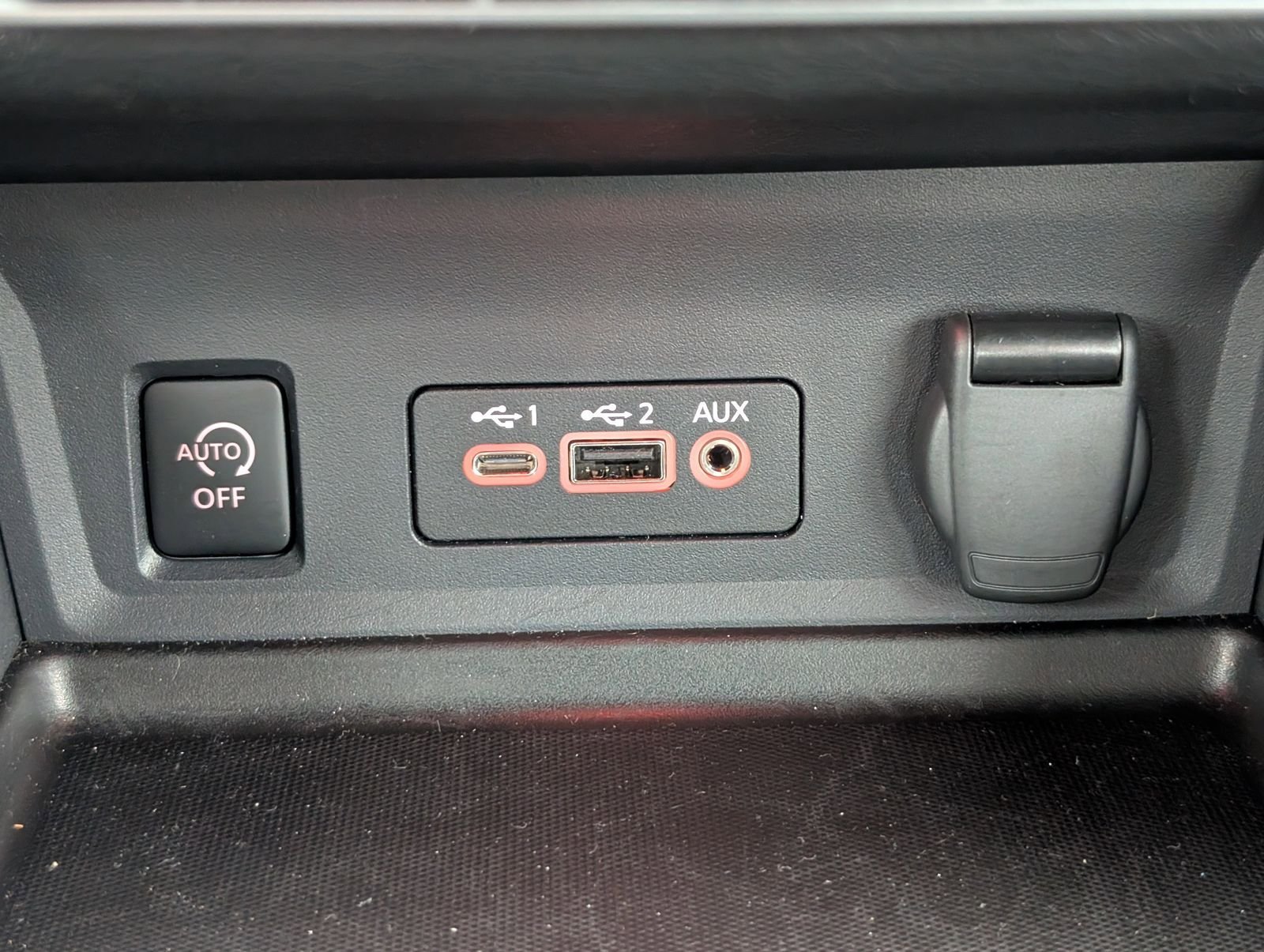 Used 2025 Nissan Sentra SR w/ SR Premium Package FWD image 20