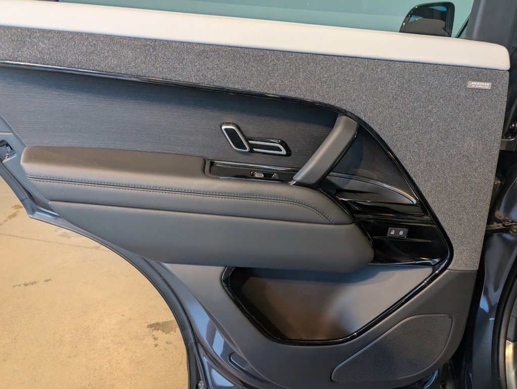 Used 2023 Land Rover Range Rover Sport SE Dynamic image 23
