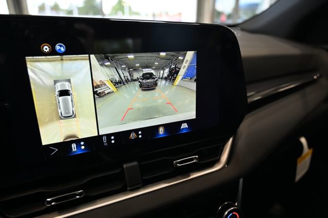 New 2026 Chevrolet Equinox LT FWD image 17