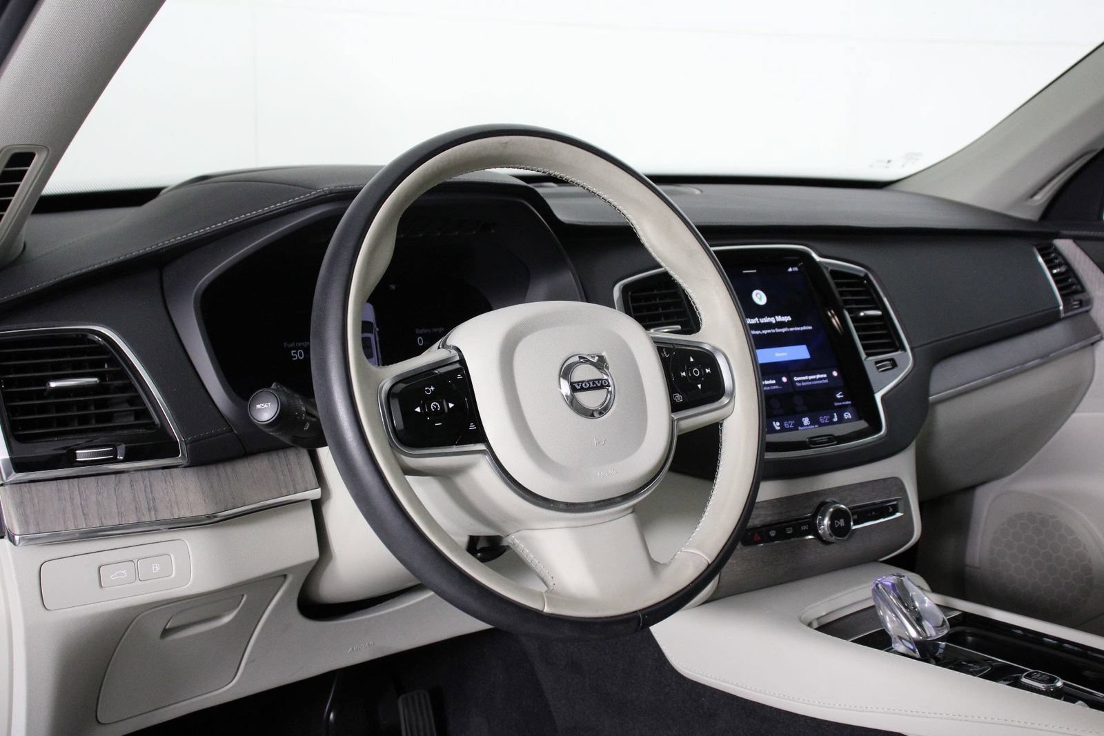Used 2023 Volvo XC90 T8 Ultimate AWD/4WD image 14