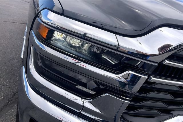 Used 2025 RAM 2500 Big Horn AWD/4WD image 32