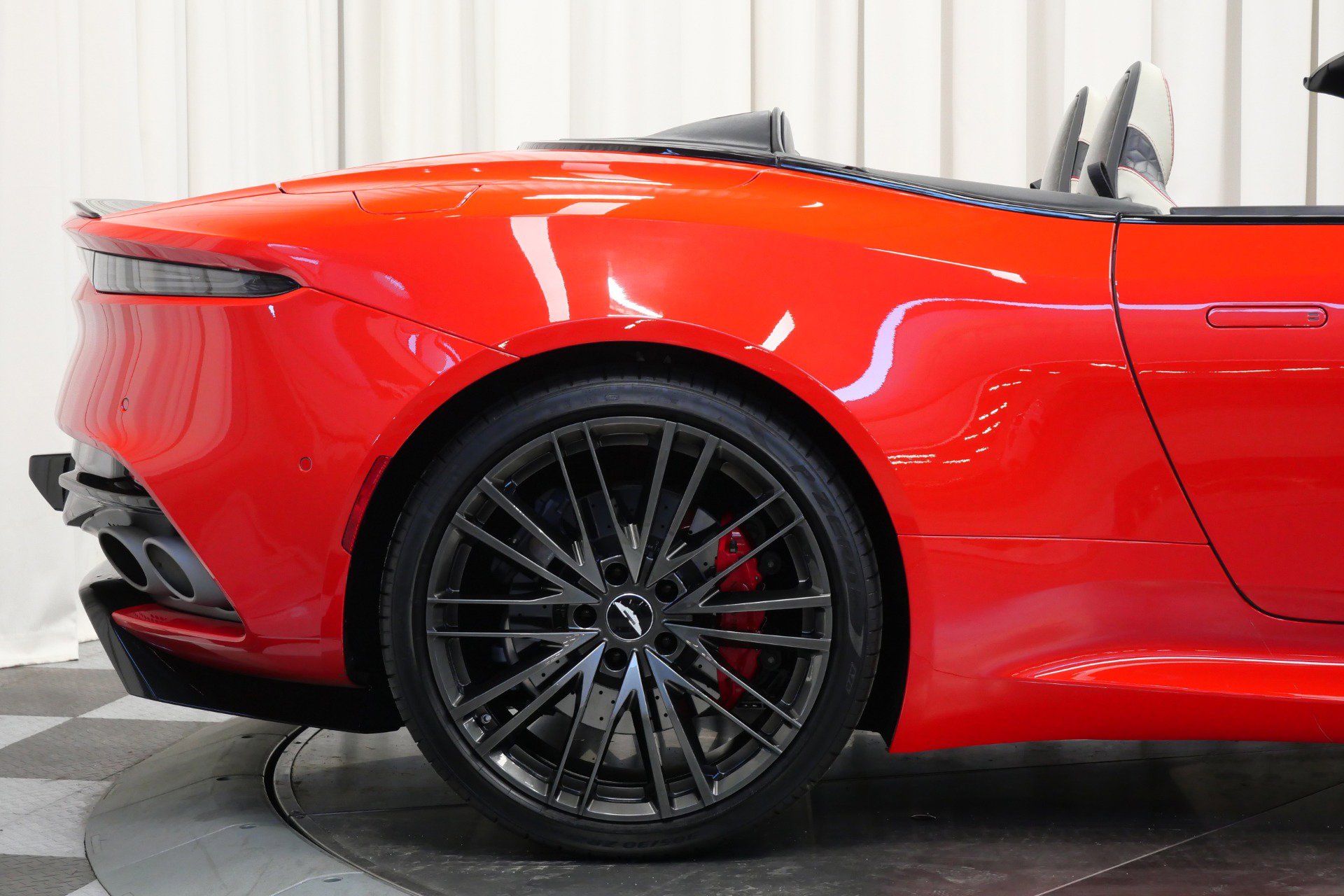 Used 2023 Aston Martin DBS Superleggera Volante image 57