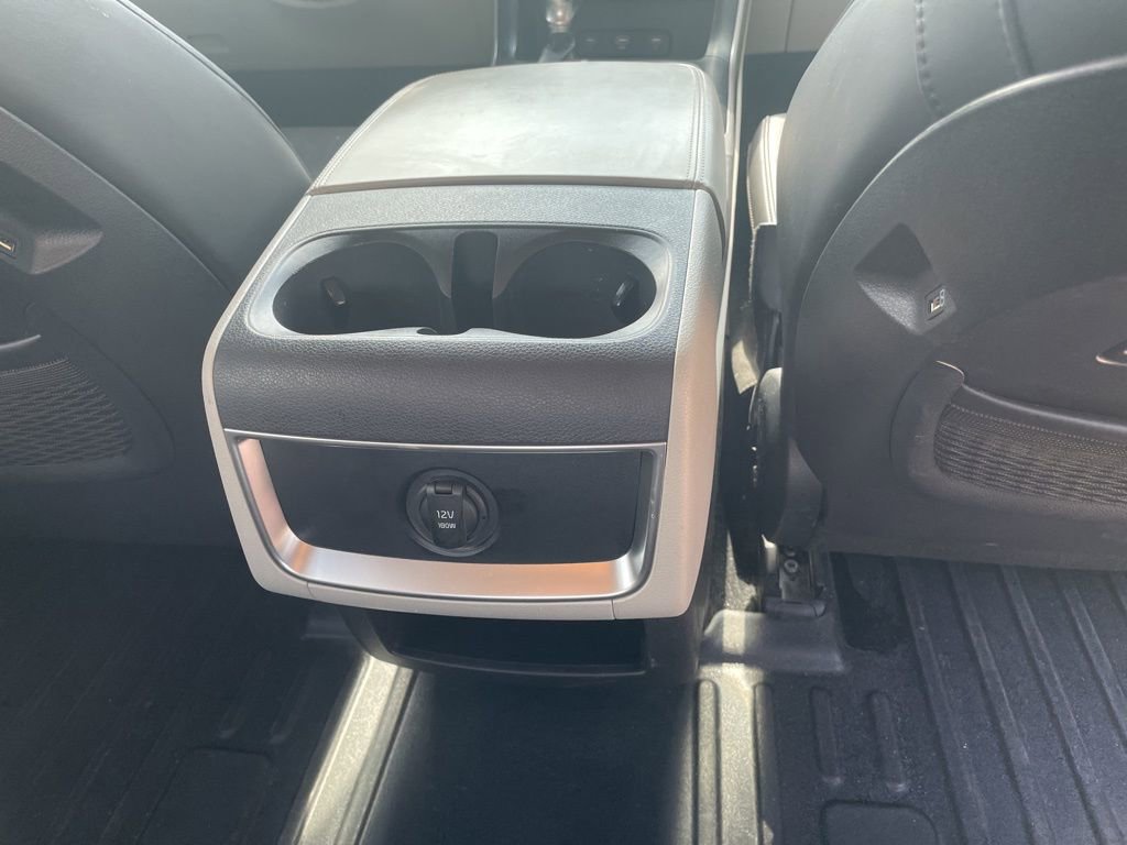 Used 2023 Kia Carnival LX image 17