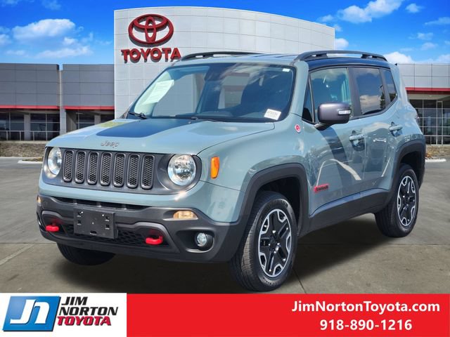 Used 2016 Jeep Renegade Trailhawk AWD/4WD image 4