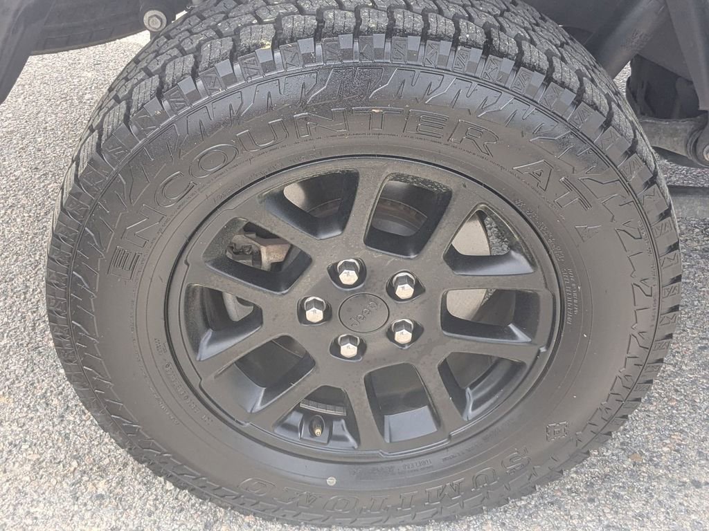 Used 2023 Jeep Gladiator Overland image 12
