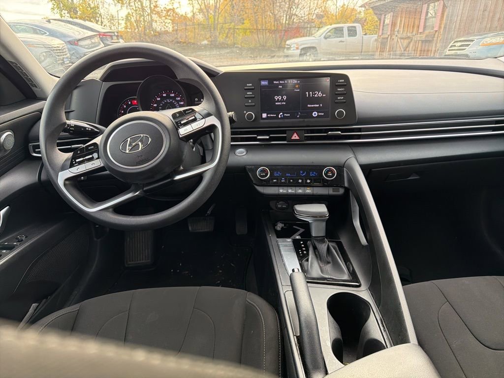 Used 2022 Hyundai Elantra SEL image 16