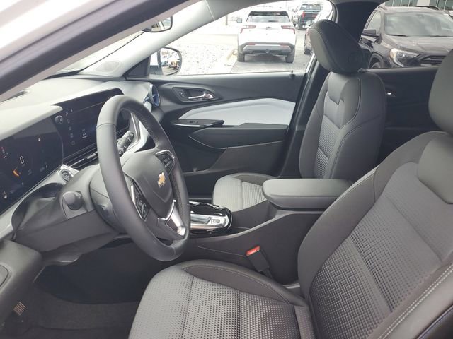 Certified 2025 Chevrolet Trax LT w/ Driver Confidence Package image 16