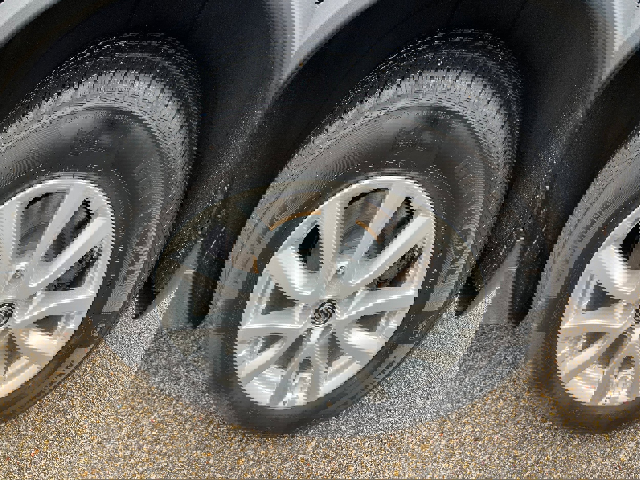 Used 2017 Nissan Rogue SV w/ SV Premium Package image 9