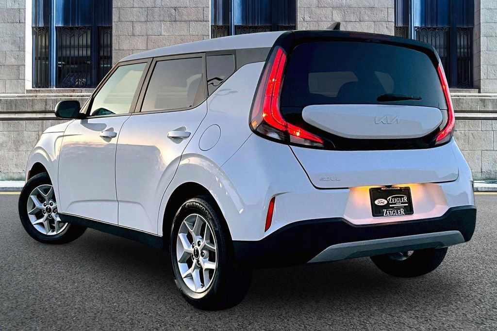 Used 2023 Kia Soul LX w/ LX Technology Package image 10