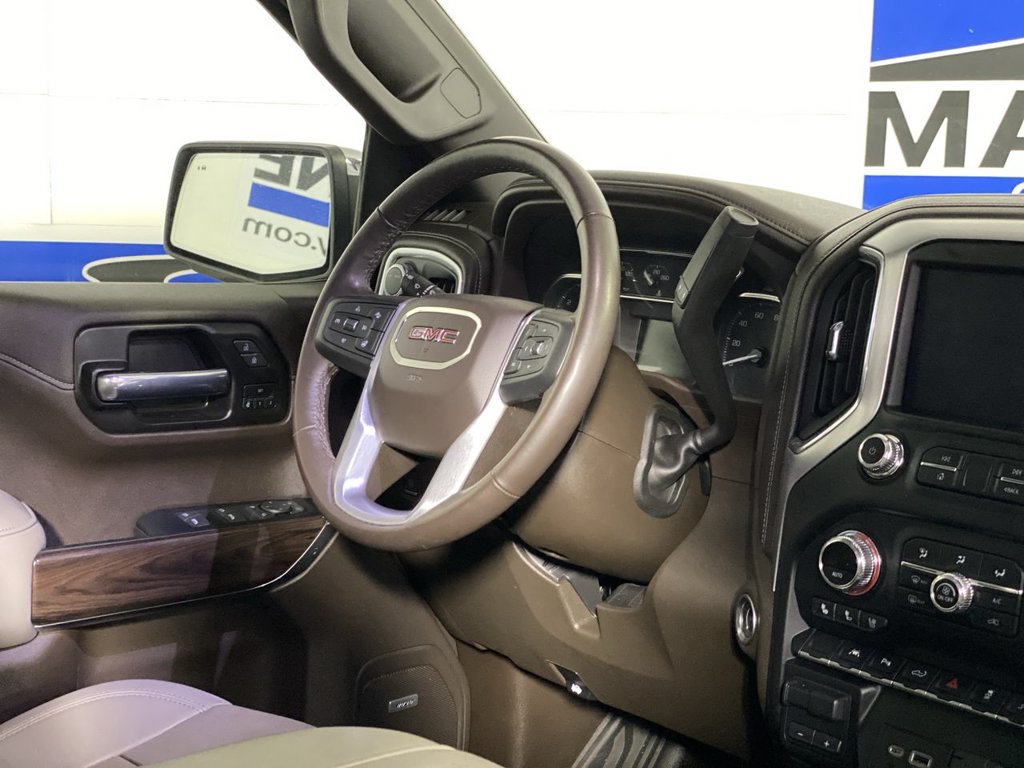 Used 2022 GMC Sierra 1500 SLT w/ SLT Premium Plus Package AWD/4WD image 10