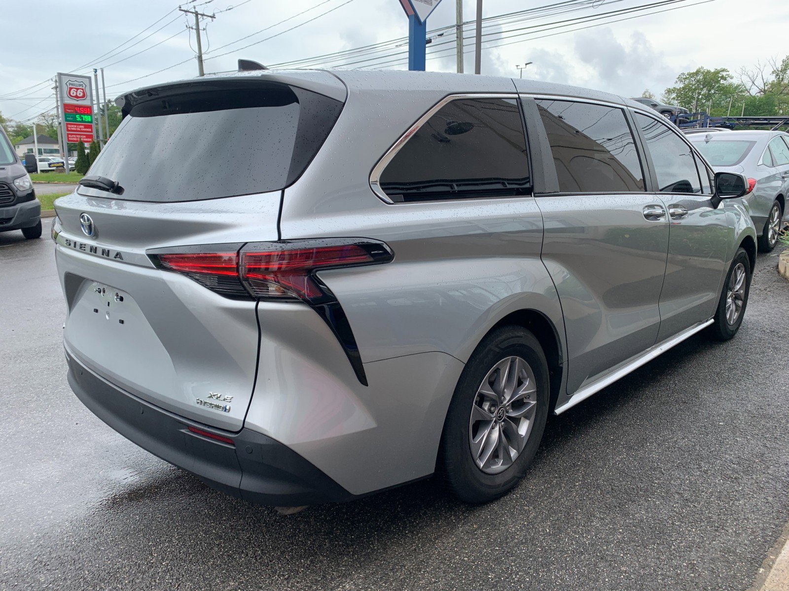 Used 2022 Toyota Sienna XLE AWD/4WD image 7