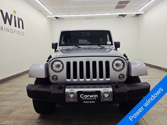 Used 2018 Jeep Wrangler Unlimited Sahara w/ Connectivity Group AWD/4WD image 8