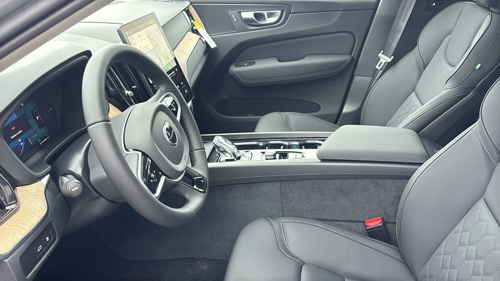 New 2026 Volvo XC60 T8 Plus w/ Protection Package Premier AWD/4WD image 24