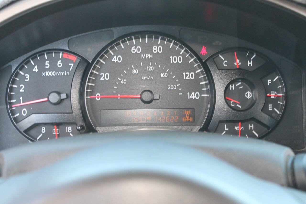 Used 2005 Nissan Titan LE w/ (R02) LE Off-Road Pkg image 41