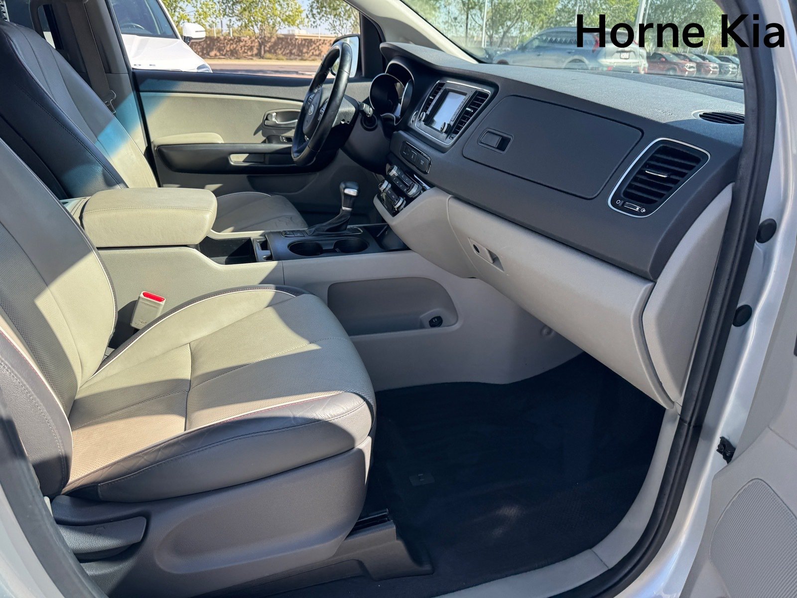 Used 2018 Kia Sedona LX w/ LX Essentials Premium Package FWD image 28
