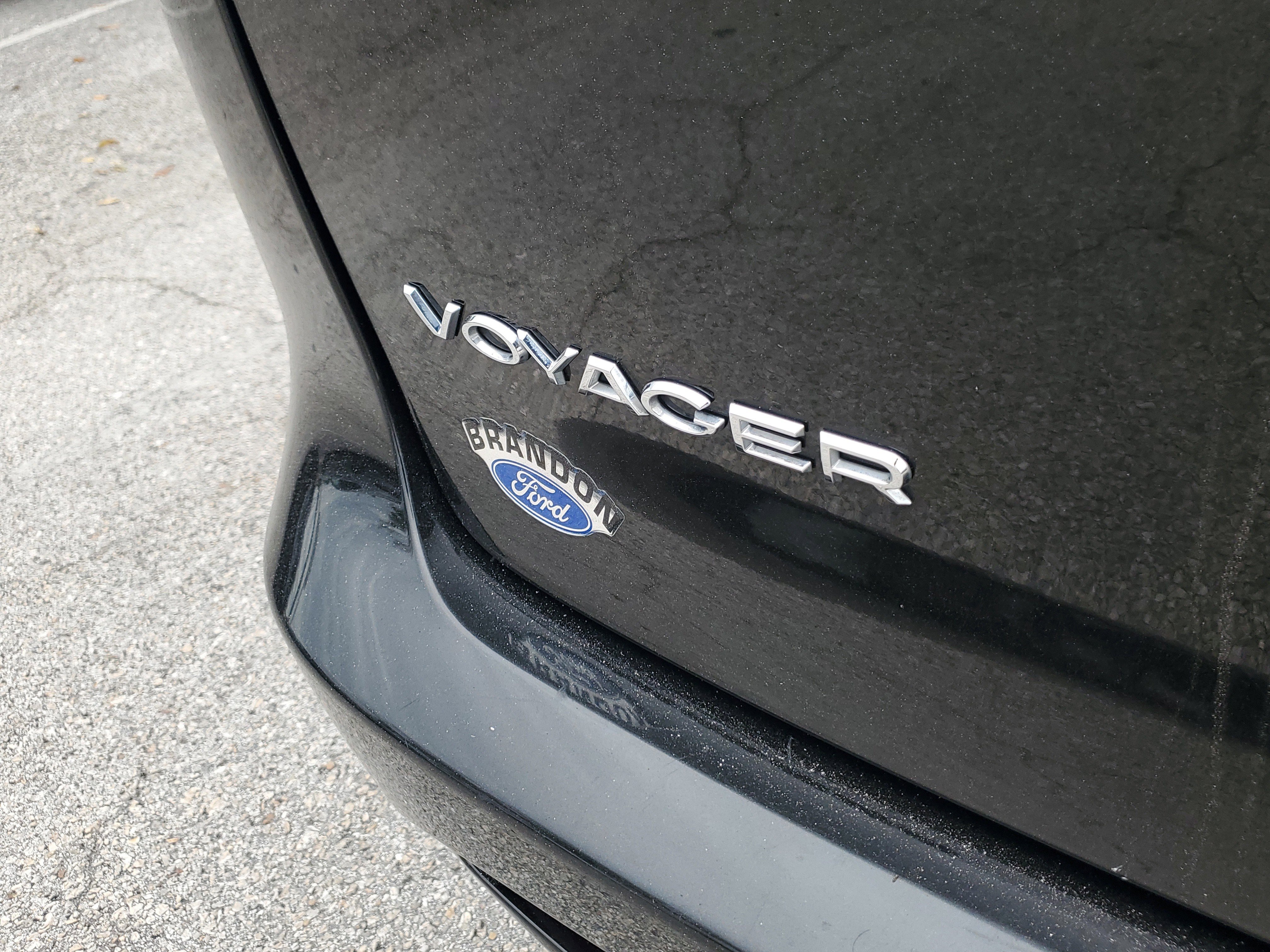 Used 2021 Chrysler Voyager Lxi image 9