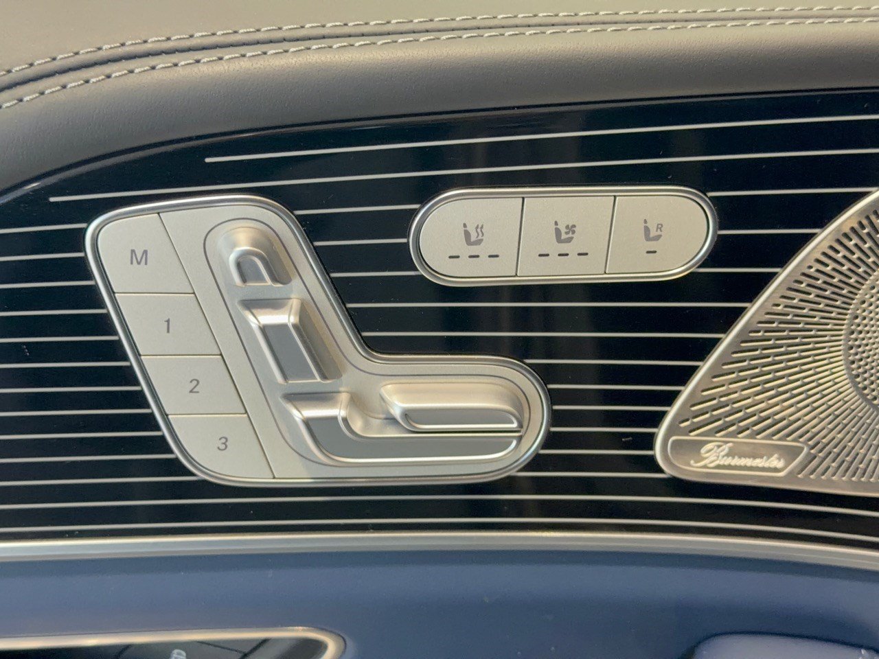 Certified 2025 Mercedes-Benz Maybach GLS 600 4MATIC image 16