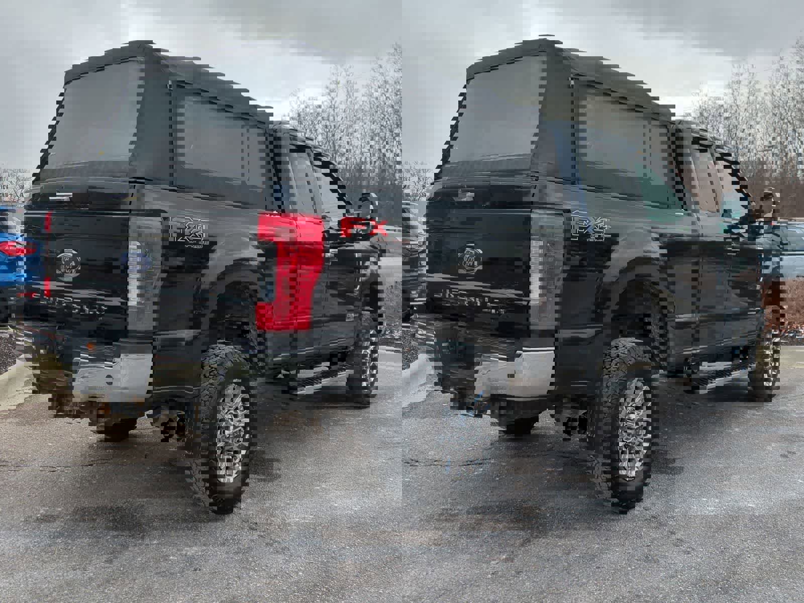 Used 2017 Ford F350 XLT w/ XLT Premium Package AWD/4WD image 8