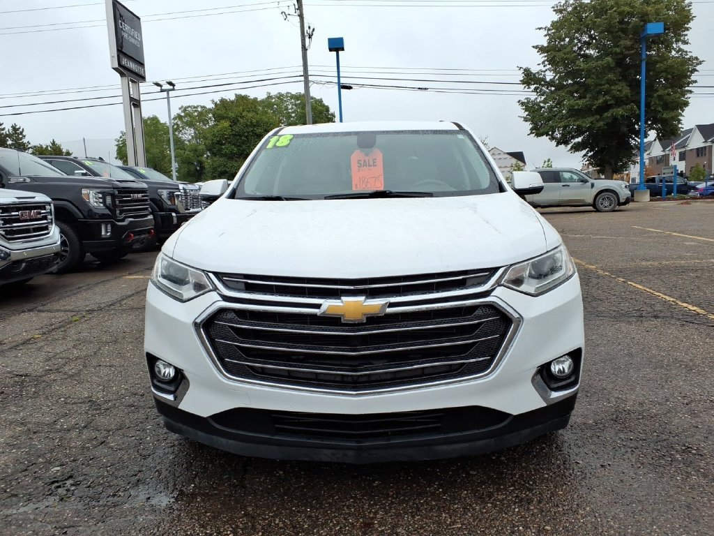 Used 2018 Chevrolet Traverse LT FWD image 2