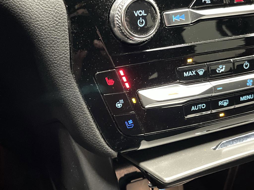 Used 2023 Ford Explorer Limited image 8