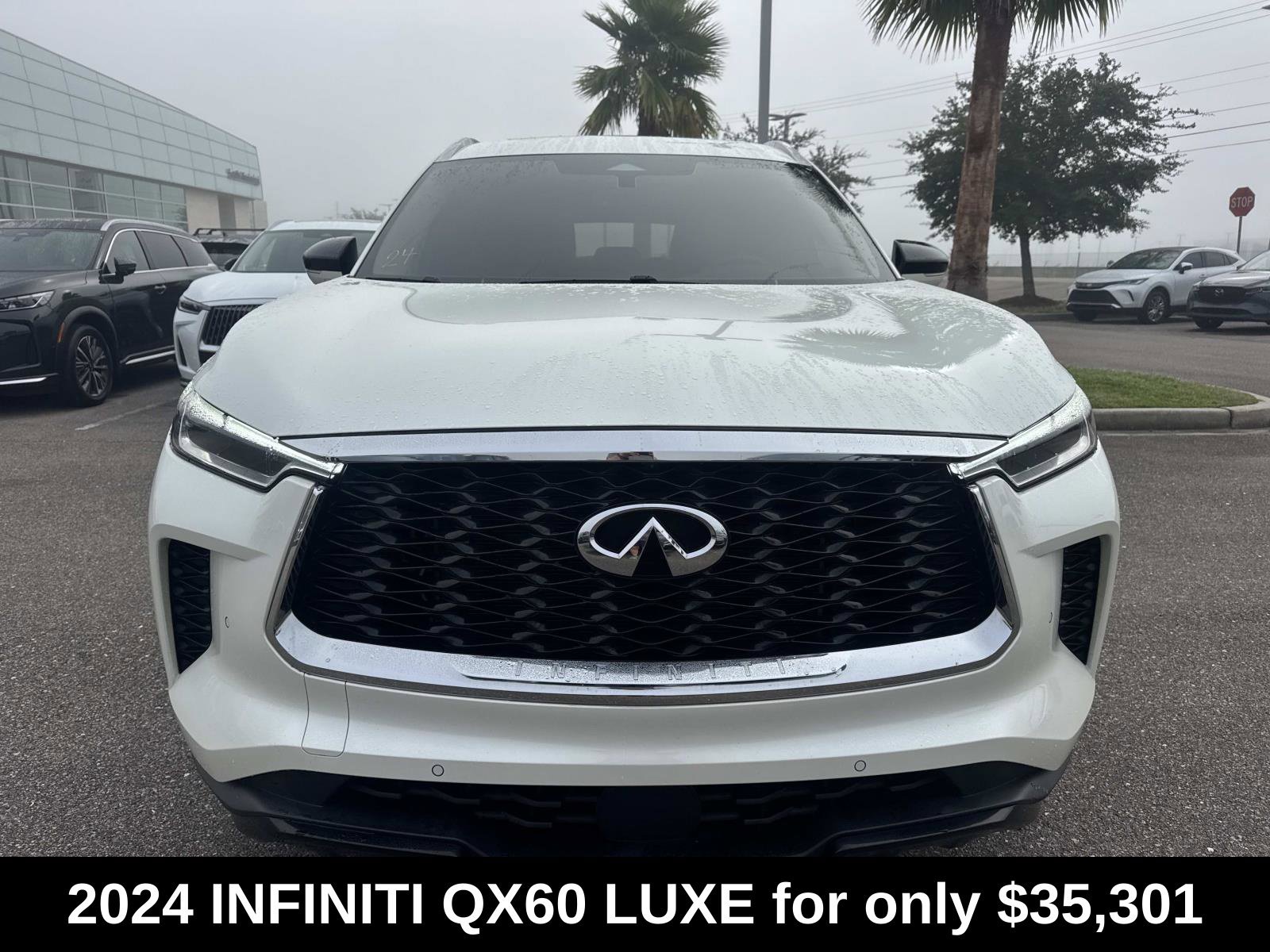 Used 2024 INFINITI QX60 Luxe FWD image 2