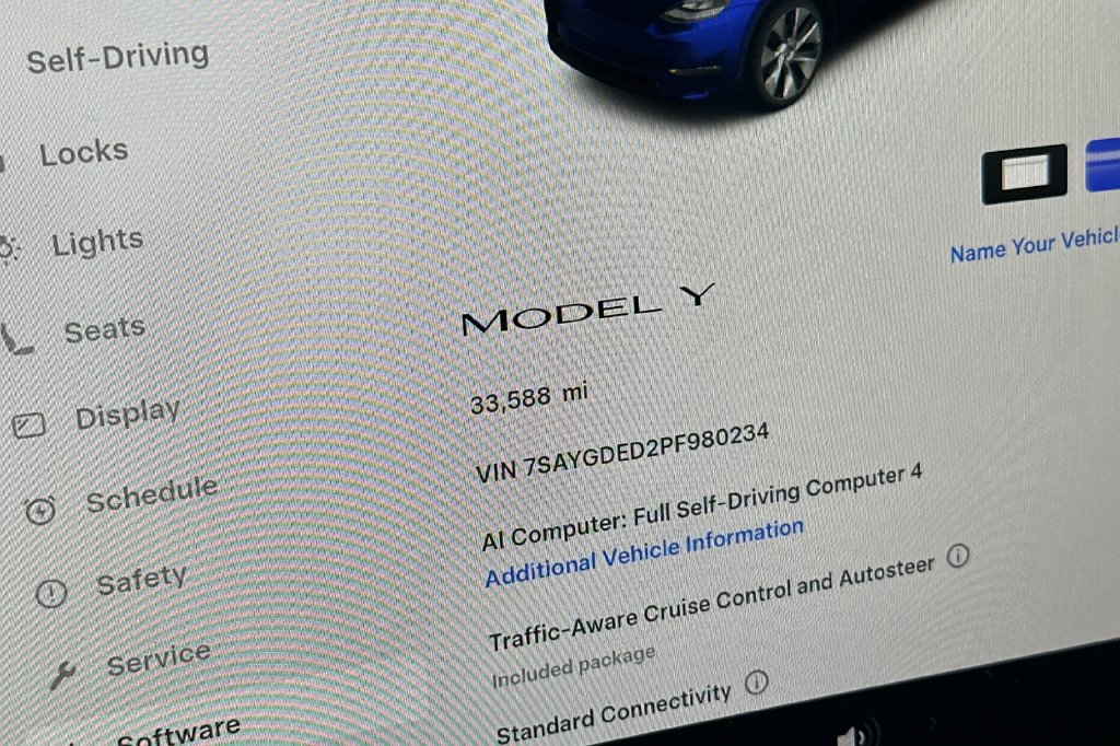 Used 2023 Tesla Model Y 2WD image 24