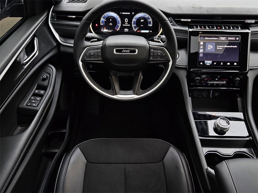 New 2025 Jeep Grand Cherokee Altitude image 10