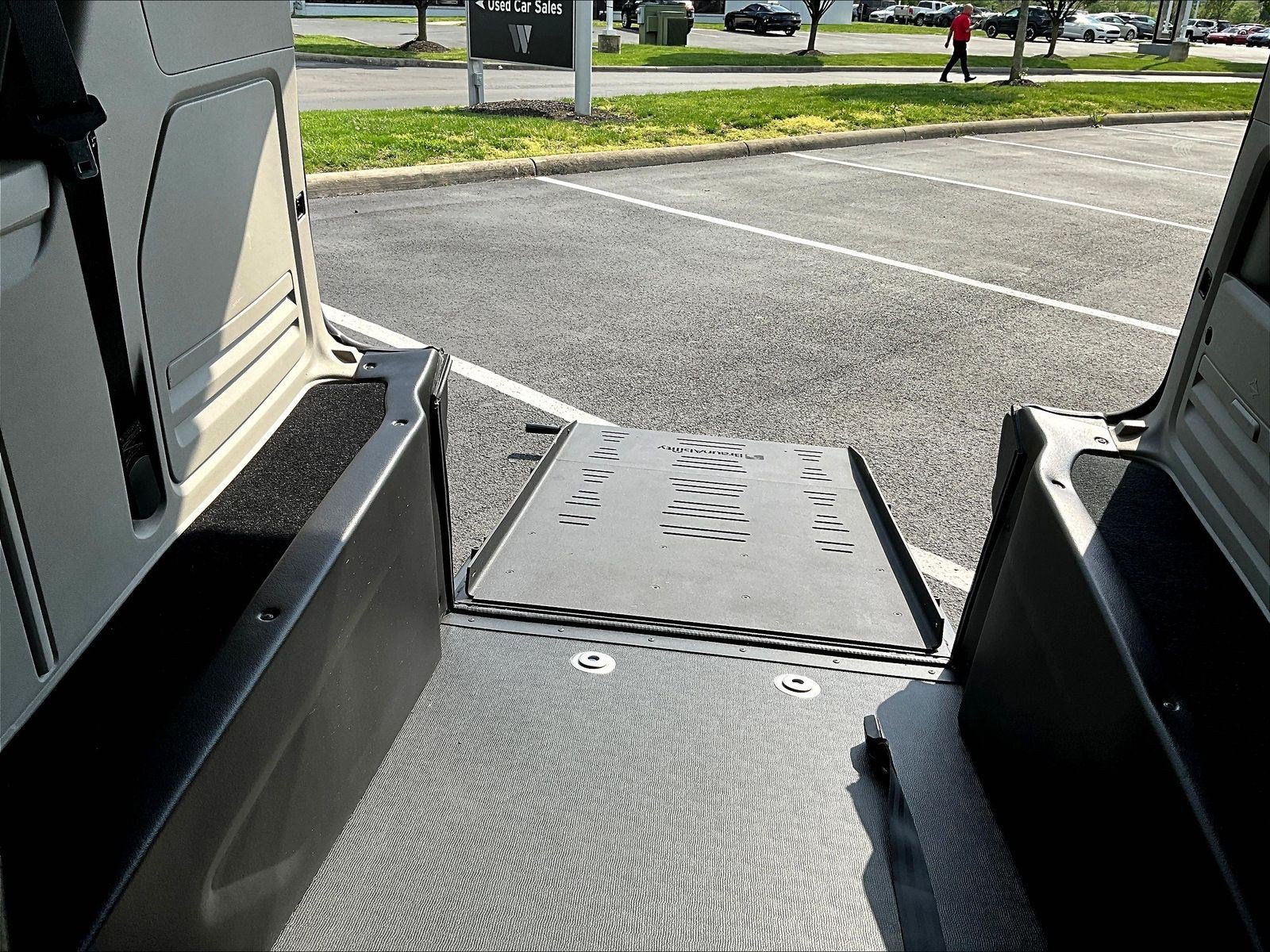 Used 2020 Dodge Grand Caravan SXT FWD image 39