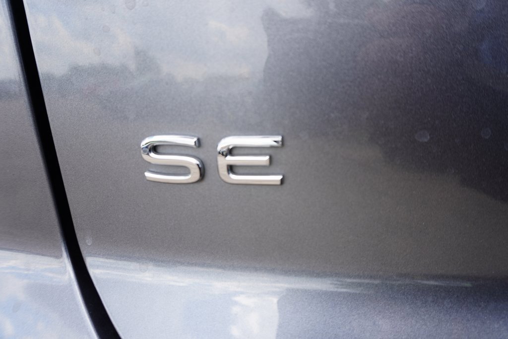 Used 2024 Volkswagen Atlas Cross Sport SE image 31