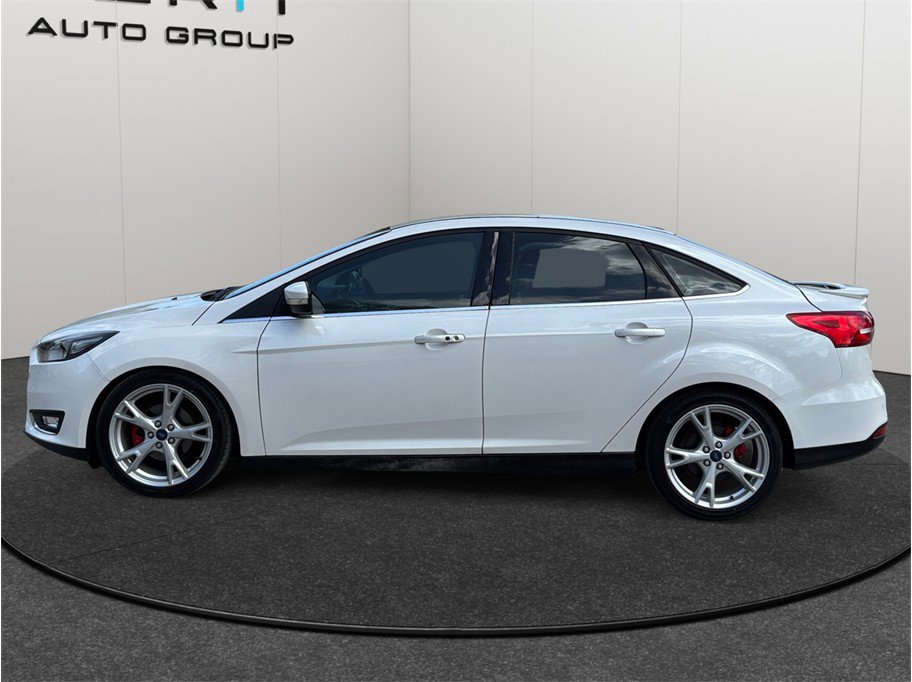 Used 2015 Ford Focus Titanium FWD image 5