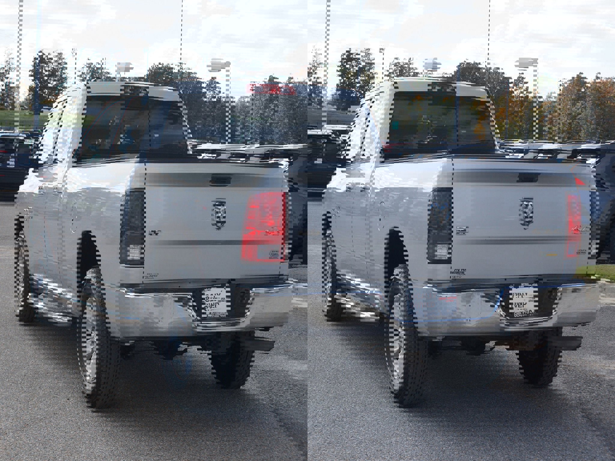 Used 2018 RAM 1500 Classic SLT image 8