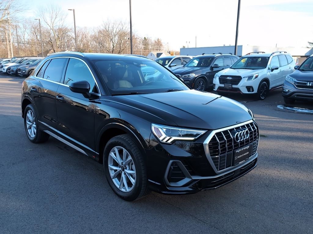 Used 2022 Audi Q3 2.0T Premium Plus AWD/4WD image 2